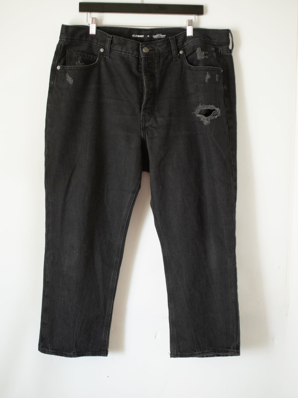 Old Navy Black Straight women’s Jeans with Distressed Knee